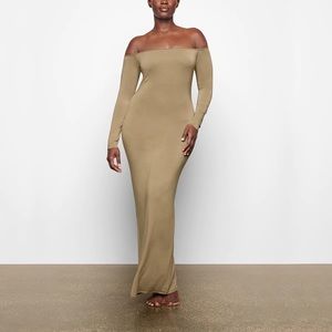 Skims off shoulder long sleeve maxi dress in S